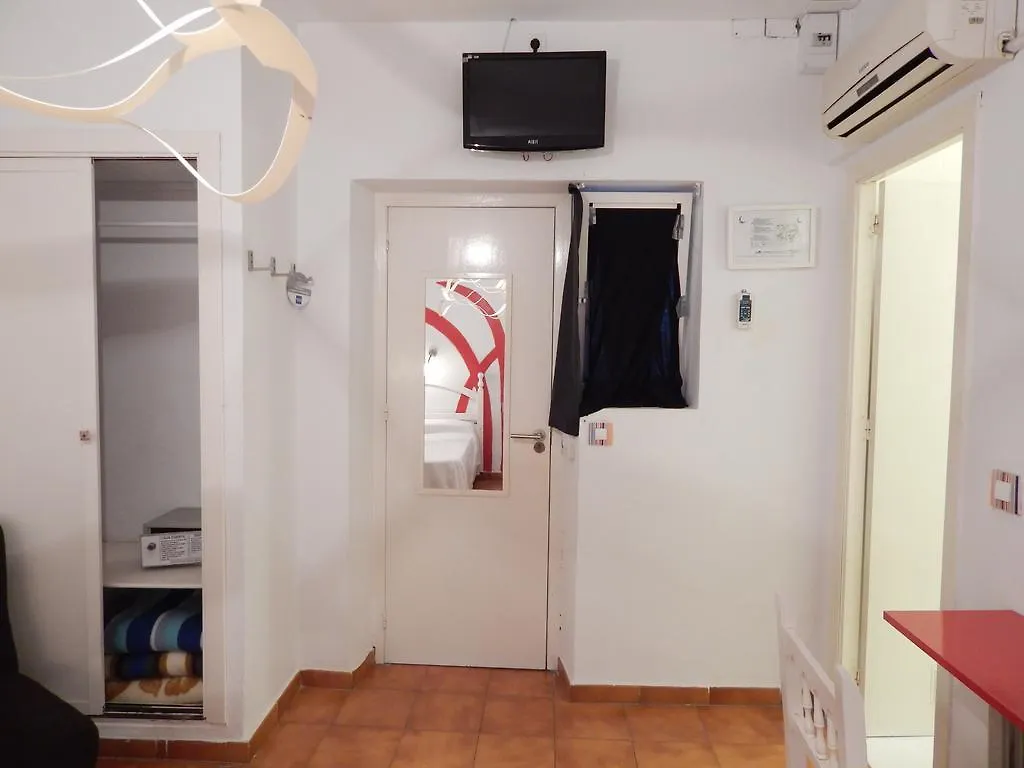 Hostal Arias Sevilla 2*,